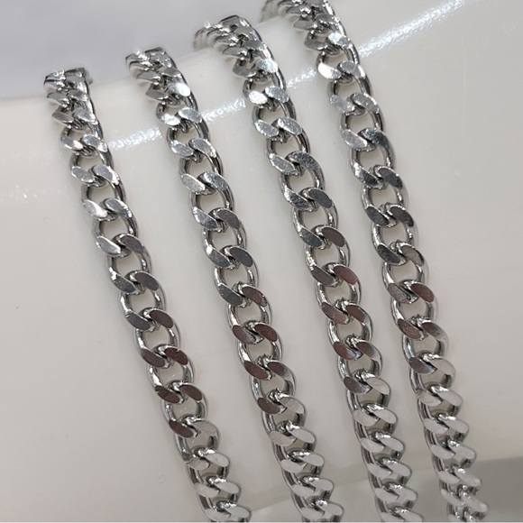 24” Silver Cuban Link Chain - Picture 3 of 9